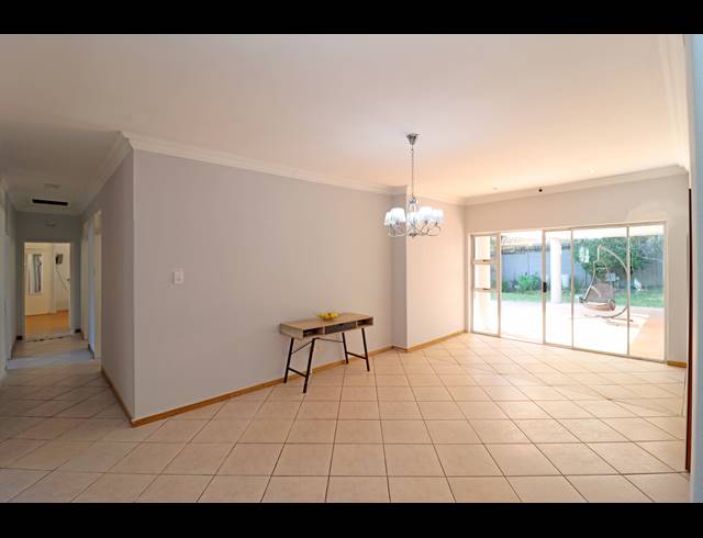 4 BEDROOM HOUSE FOR SALE IN HURLINGHAM